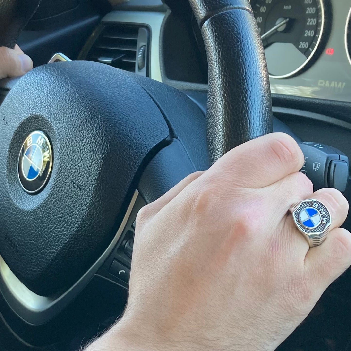 Bague Artisanale Argent Massif Design BMW Pour Lui | Élégance et Performance silverixshops