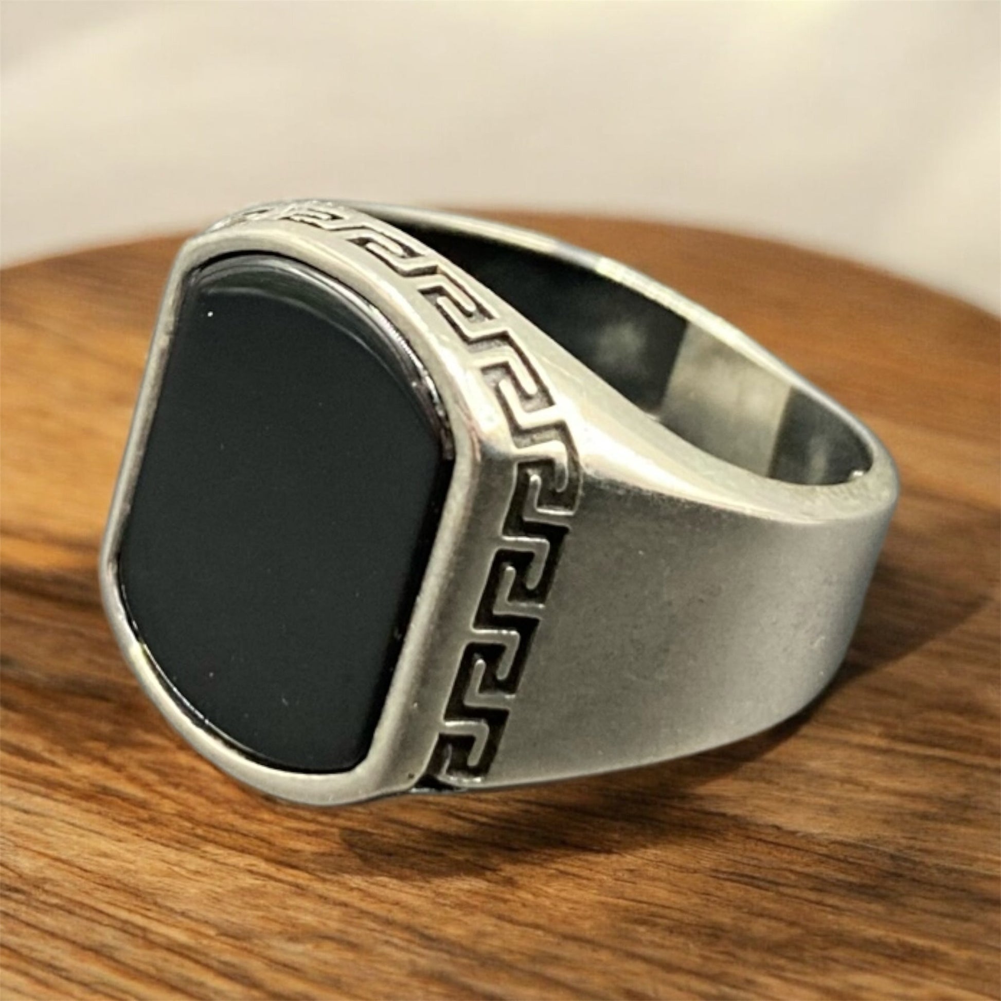 Chevalière Argent Onyx Design Grecque - Élégance & Brillance silverixshops