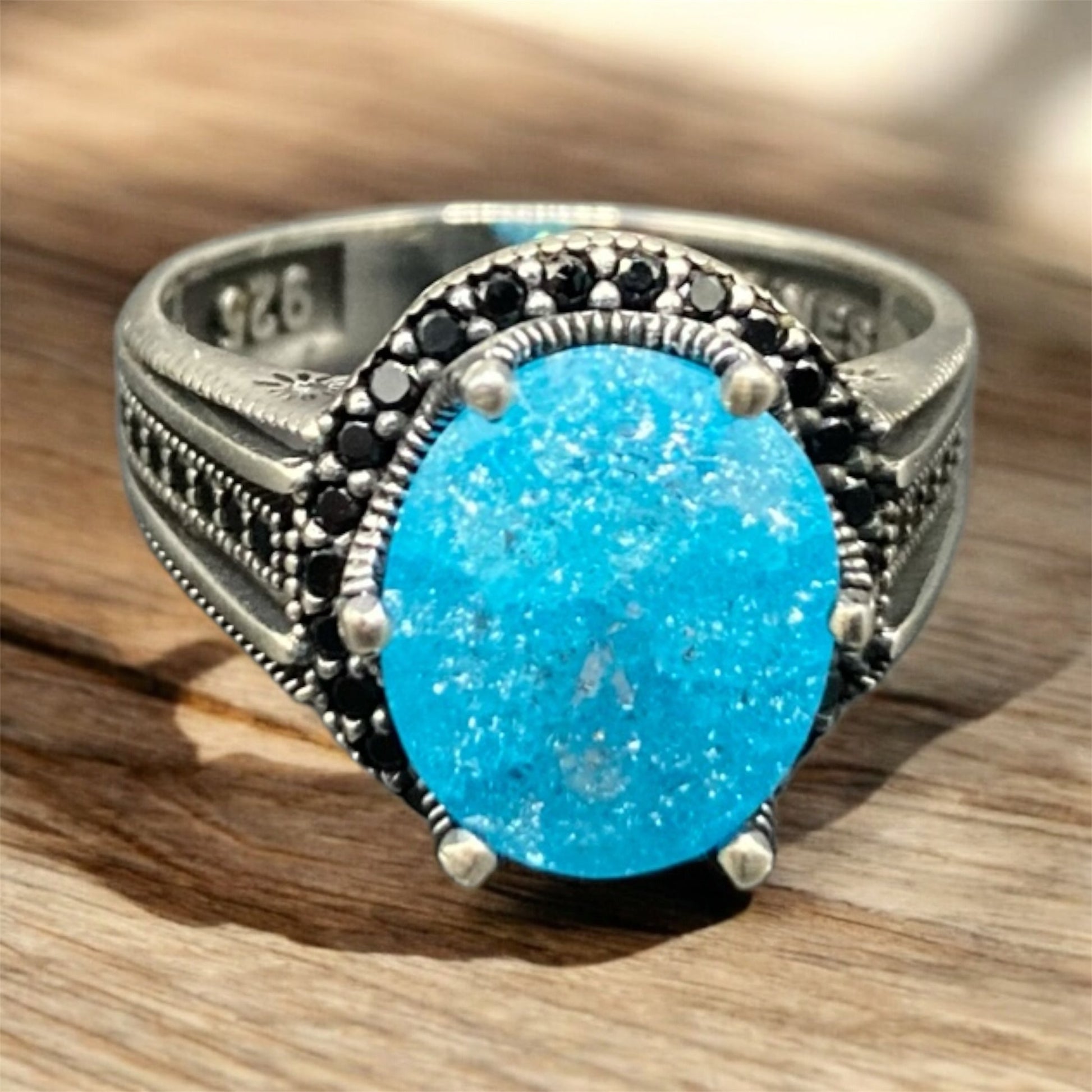 Chevalière Argent Onyx Bleu Ciel Zircon – Élégance et Raffinement silverixshops