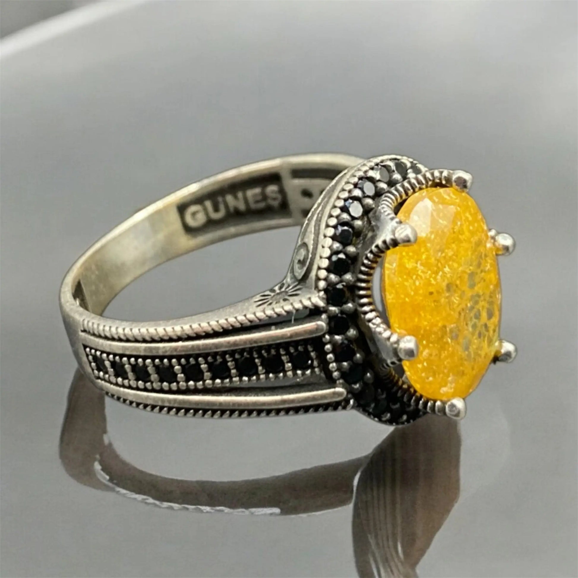 Chevalière Argent Luxe Onyx Jaune Zircon – Élégance et Raffinement silverixshops