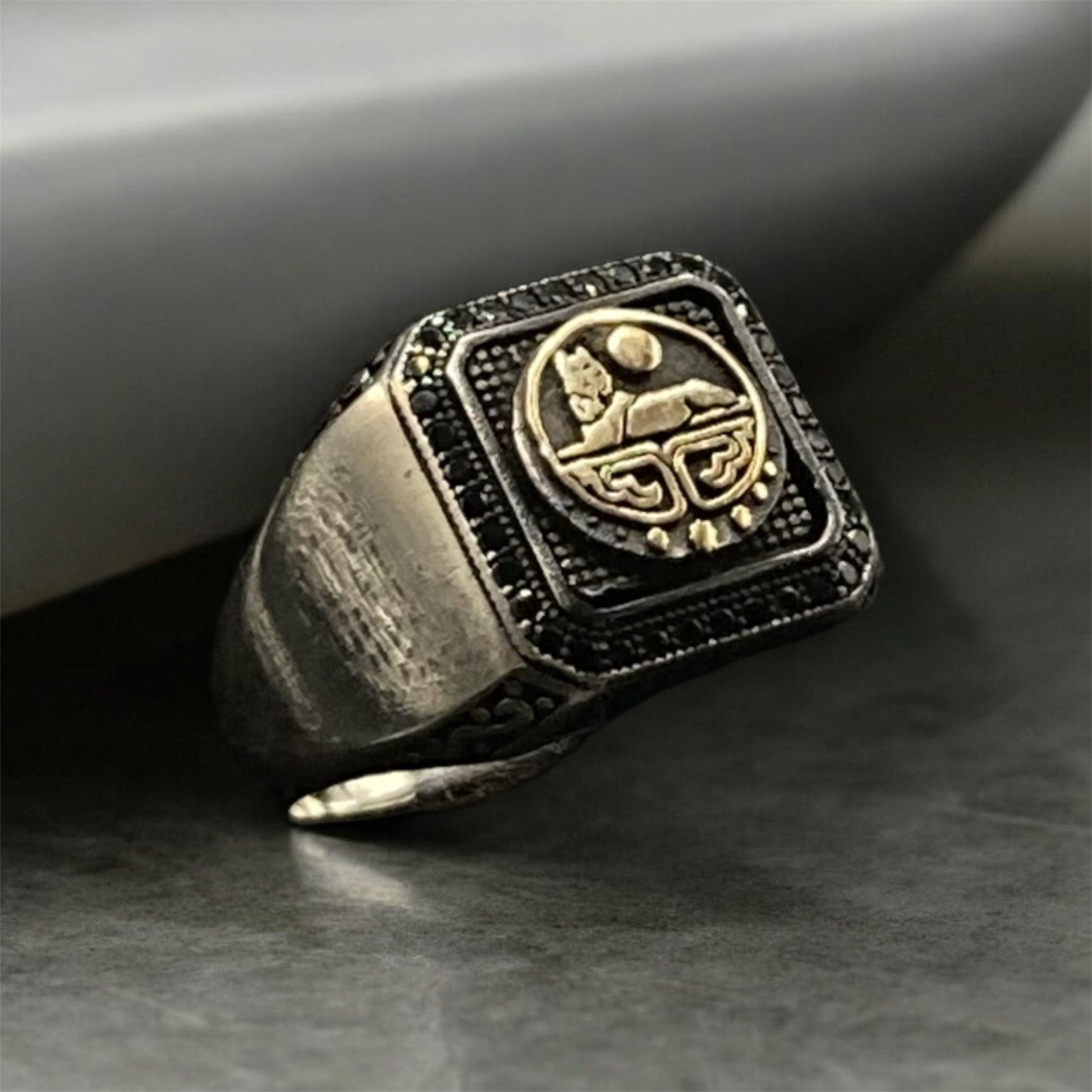 Chevalière Argent Zircon Loup : Force et Élégance au Masculin Silverixshops